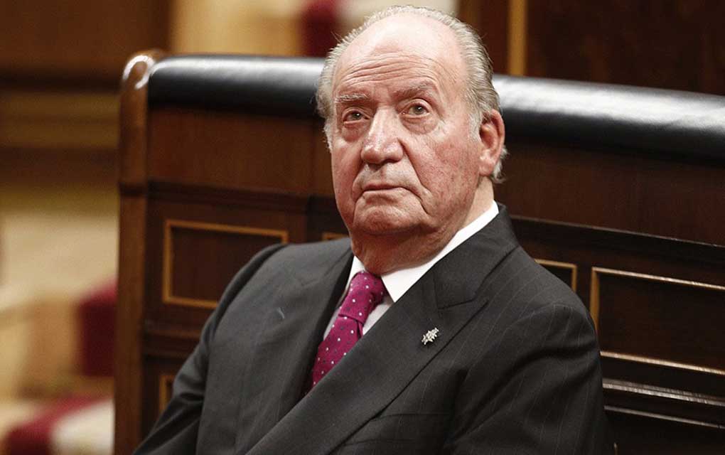 Juan Carlos I intenta con exilio salvar a la monarquía