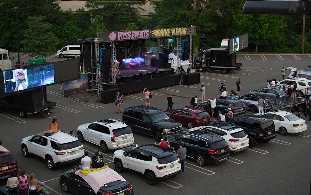 'Malls' ahora ofrecen espectáculos en estacionamientos