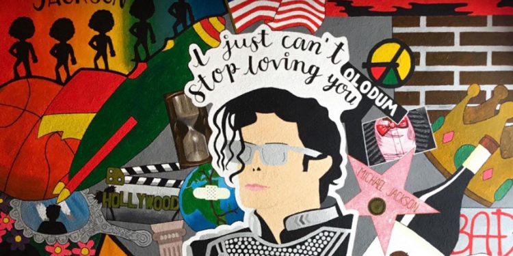 Queretana realiza mural en honor al cantante Michael Jackson