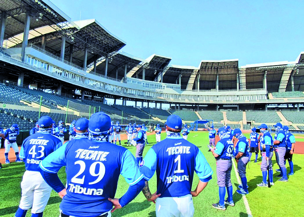 Liga de béisbol invernal en México vuelve con aficionados