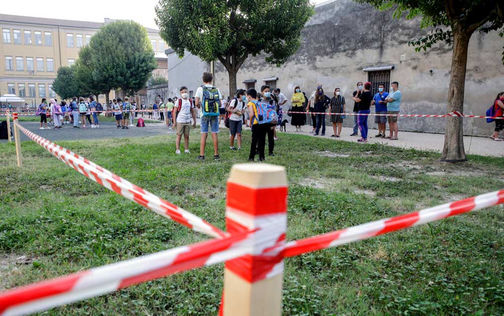 Reabren escuelas en ciudad italiana azotada por coronavirus