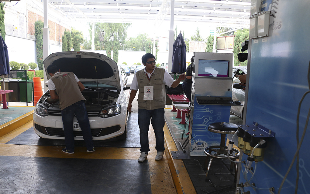Eliminan en Querétaro multas por verificación vehicular