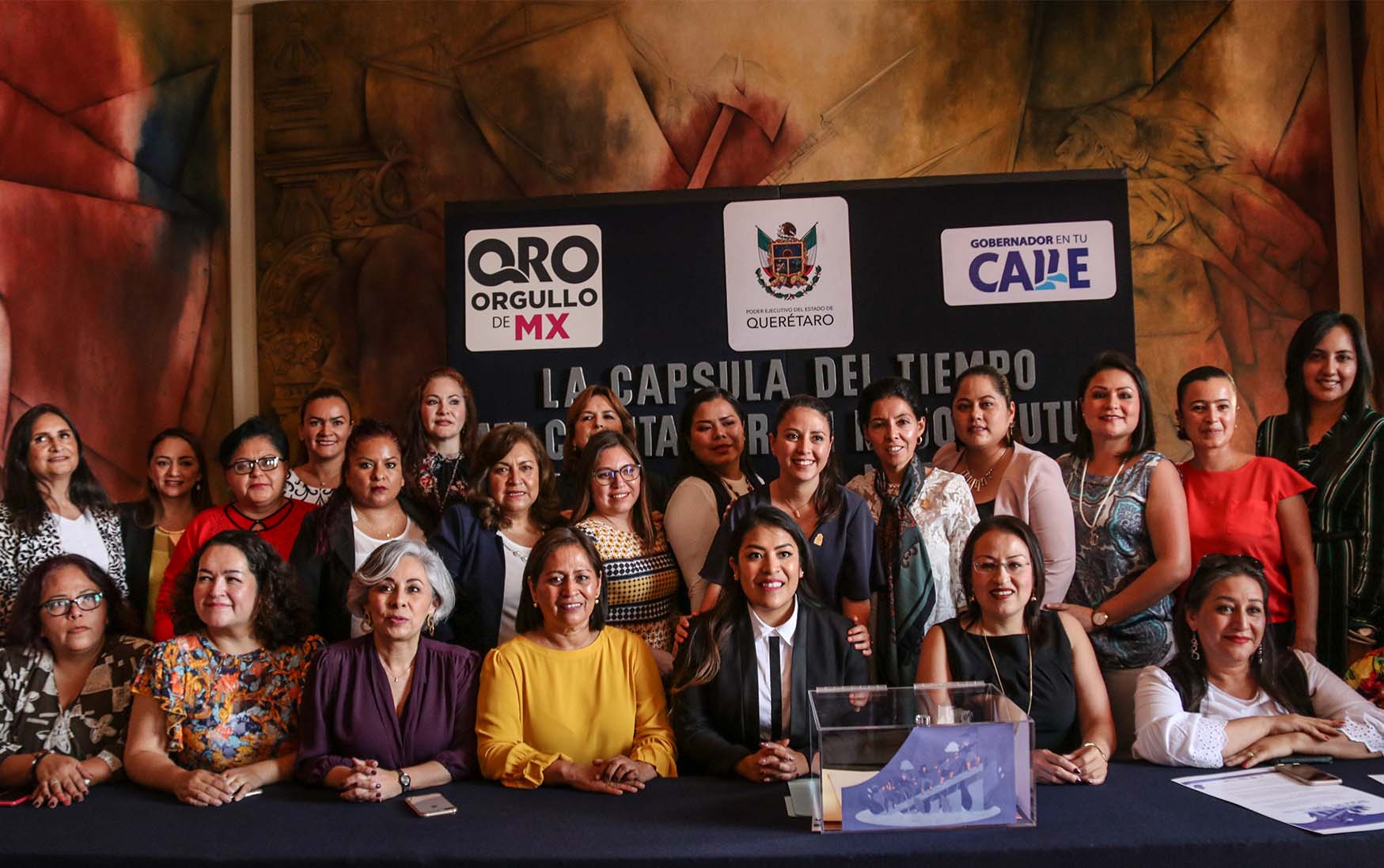Un grupo de mujeres del IQM durante el evento Cápsula del Tiempo, en marzo del año pasado. ESPECIAL