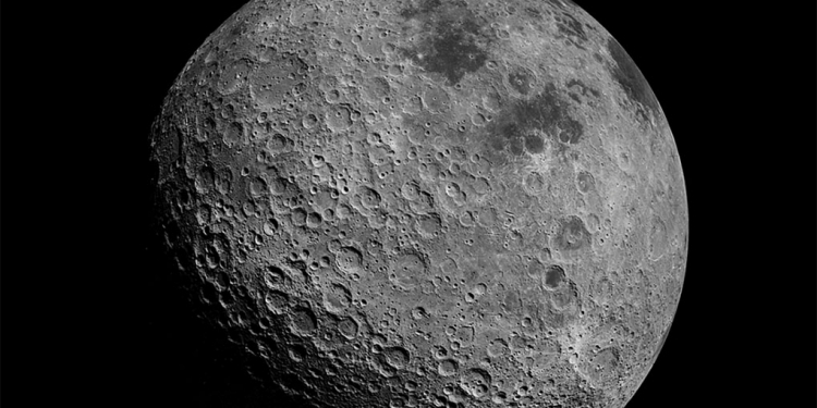 Nasa confirma la presencia de agua en la Luna