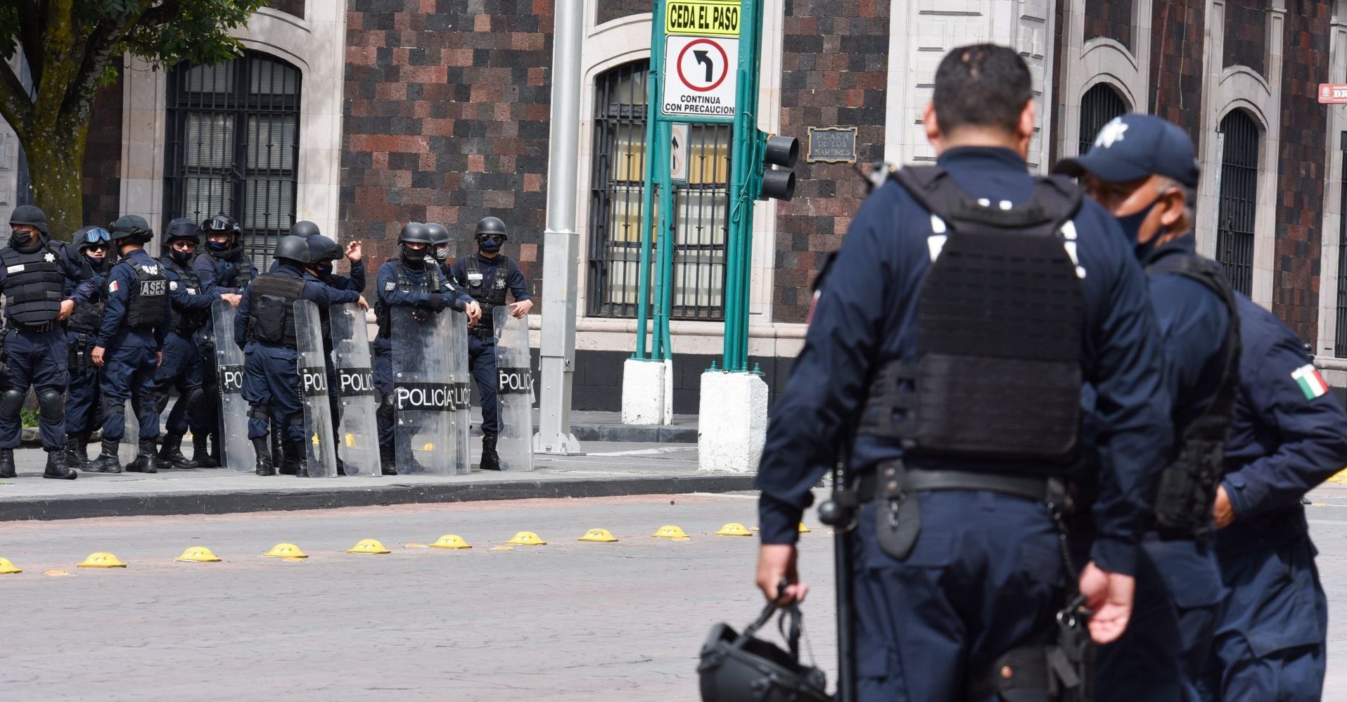 Policías resguardan el centro histórico de Querétaro. (Cuartoscuro)