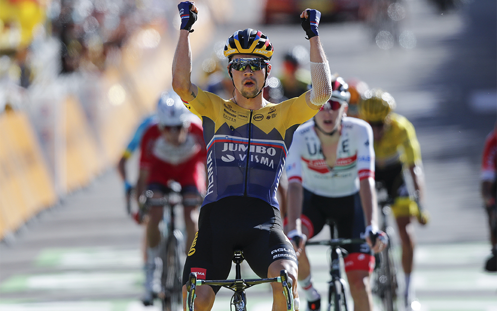 El eslovenio Primoz Roglic celebra tras ganar la cuarta etapa del Tour de Francia, con meta en
El eslovenio Primoz Roglic celebra tras ganar la cuarta etapa del Tour de Francia. (AP)