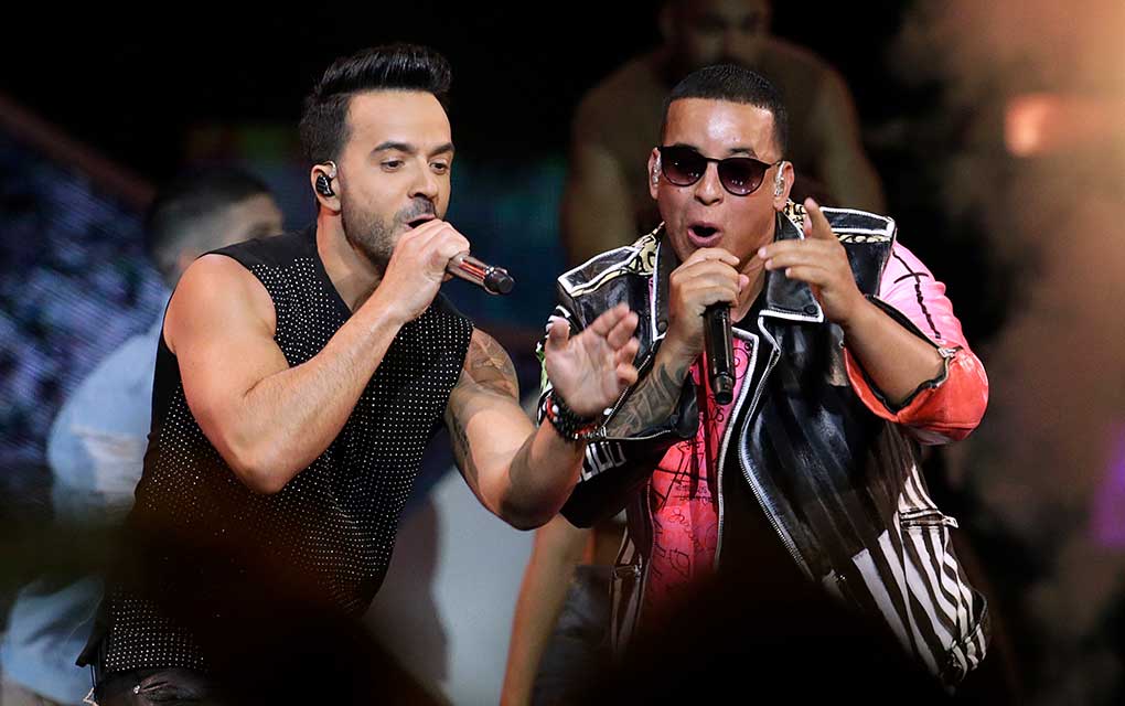 Daddy Yankee y Snow recibieron el premio a la canción del año / Foto:AP