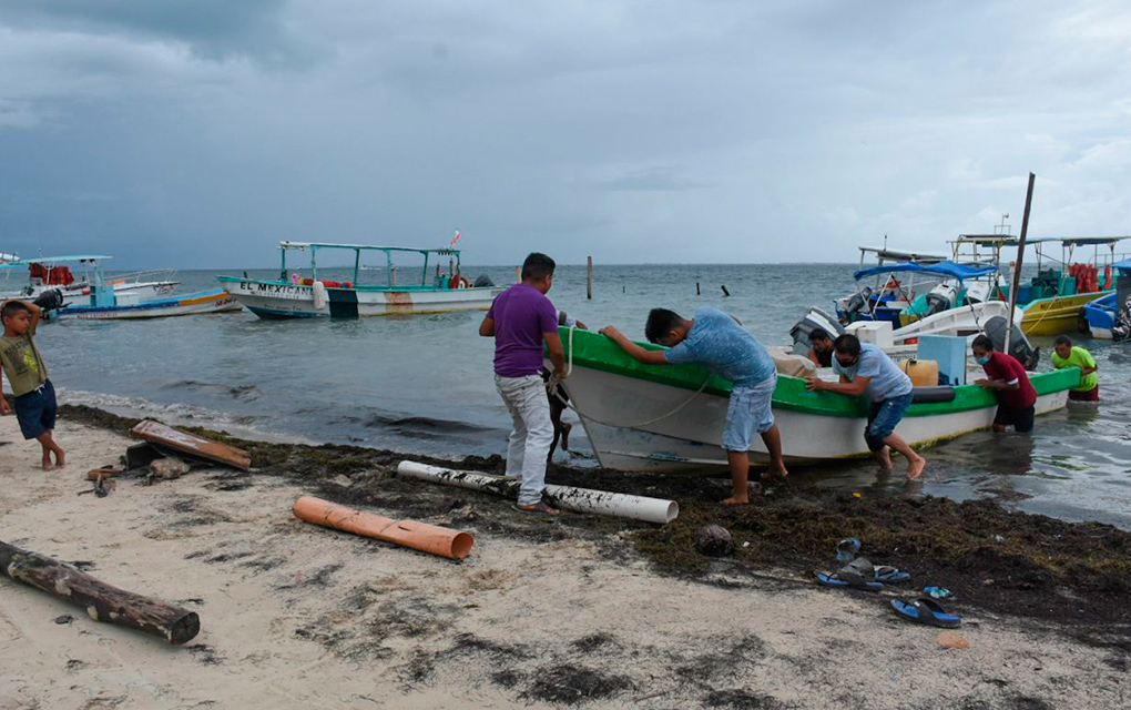 Declaran alerta roja en Quintana Roo por llegada del huracán ‘Delta’
