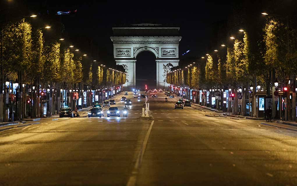 Toque de queda en 8 ciudades de Francia para frenar al virus