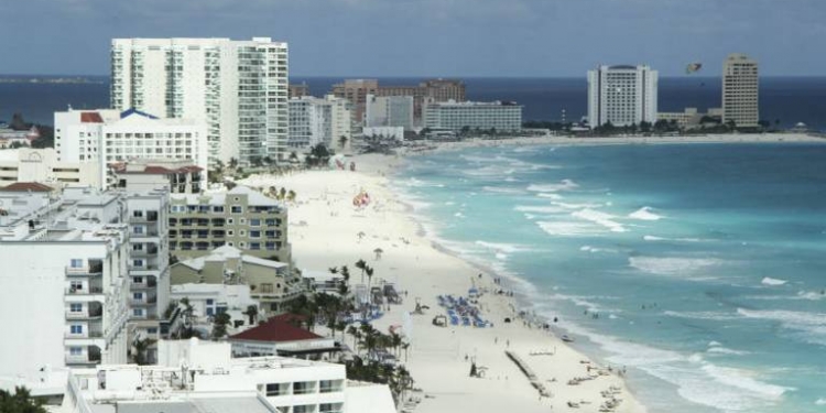 Las playas de Cancún, Quintana Roo, comienzan a registrar daños. CUARTOSCURO
