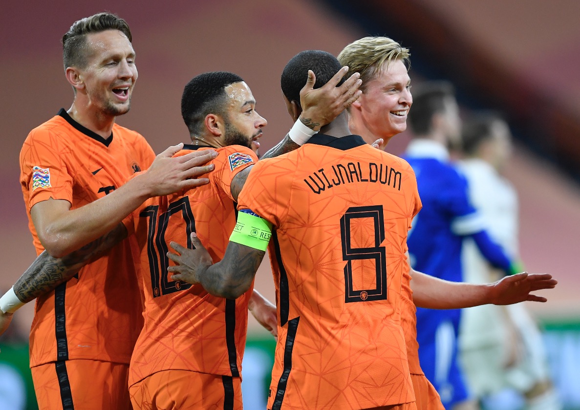 De Boer consigue primera victoria como técnico de Holanda / Foto: AP
