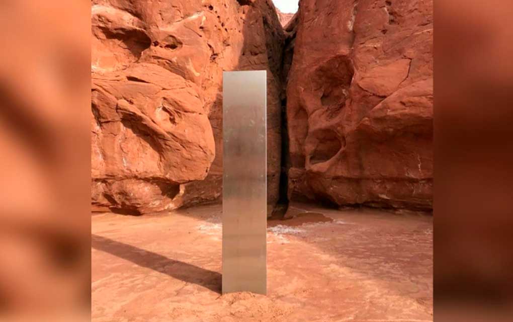 Descubren monolito de metal en el desierto de Utah