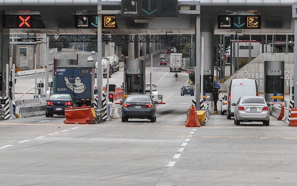La toma de las plazas de cobro y de autopistas en México es un acto ilegal. / Foto: Cuartoscuro
