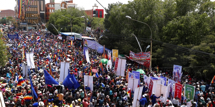 Seguidores de Evo Morales se reúnen para darle la bienvenida a Villazón, Bolivia. (AP)