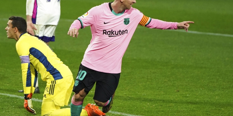 Messi entró al área, donde recibió un taconazo del joven centrocampista de 18 años Pedro González "Pedri", para sentenciar una clara victoria y así hacerse del récord de goles de un jugador con un mismo equipo.