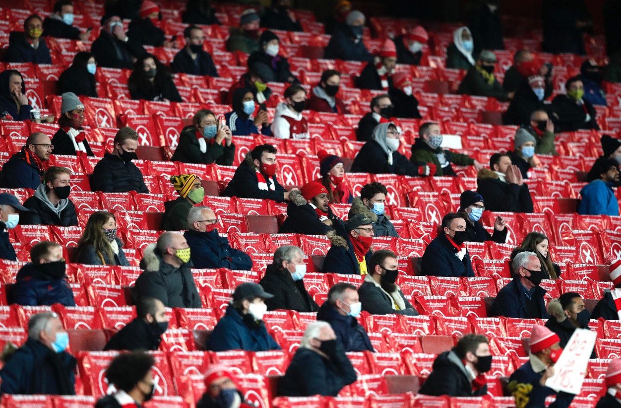 Después de 9 meses, hinchas vuelven a estadios en Inglaterra / Foto: AP