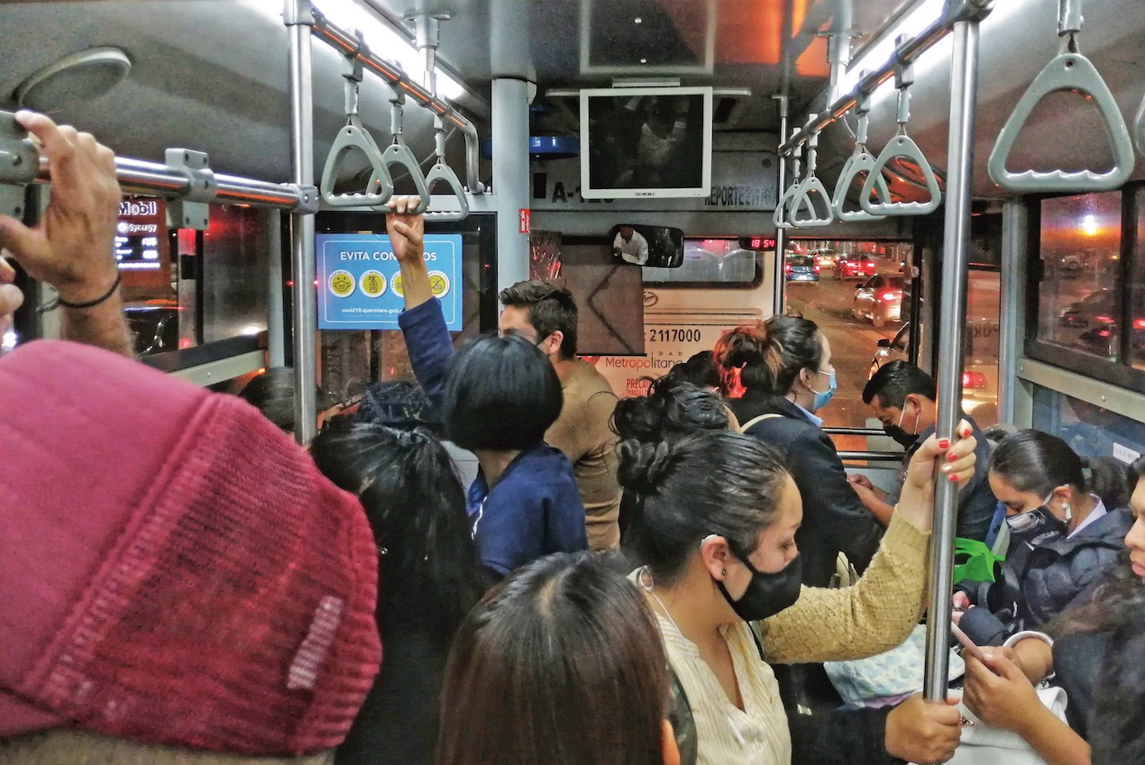 Población percibe riesgo sanitario por la falta de rutas de transporte / Foto: Isai  López