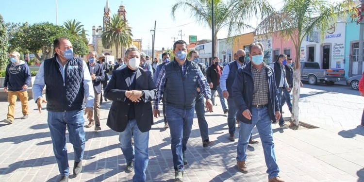 Guanajuato destaca el equipo entre sociedad y empresas ante pandemia.