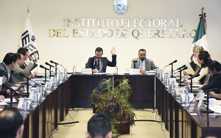 Sesión del Instituto Electoral del Estado de Querétaro. ESPECIAL