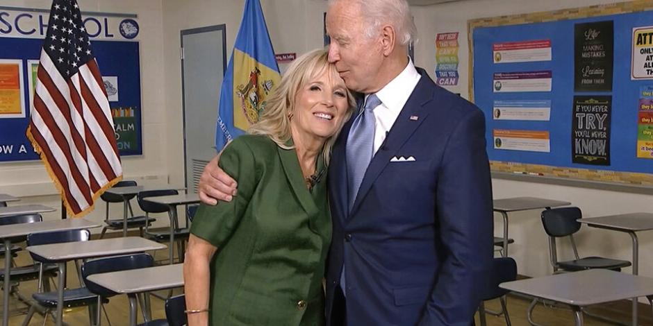 Joe Biden y su esposa Jill se vacunarán hoy. (AP)