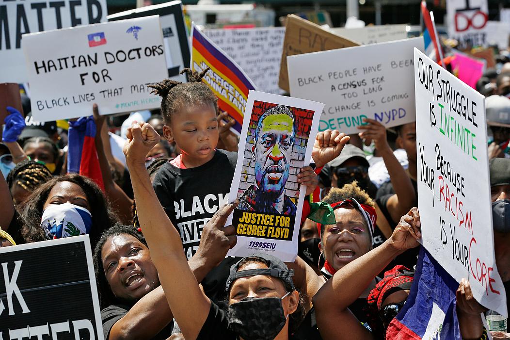 A inicios de junio pasado, miembros de la comunidad caribeña se manifiestaban en Brooklyn. AP