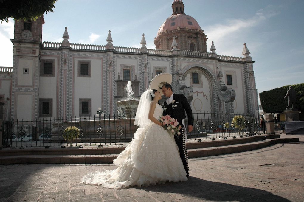 Se estima que se han cancelado alrededor de 115 mil bodas en el país