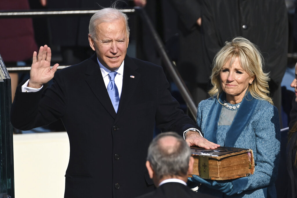 Joe Biden al asumir la presidencia de Estados Unidos frente al Capitolio en Washington./Foto: AP