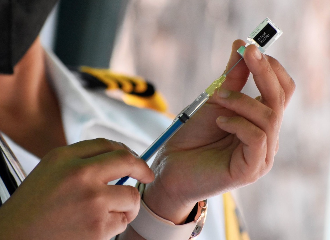 Vacunan a ‘treintones’ de la capital queretana / Foto: Cuartoscuro