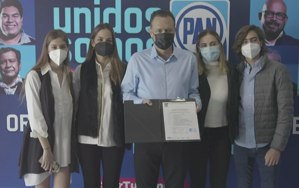 Mauricio Kuri hace su registro como precandidato del PAN a la gubernatura de Querétaro