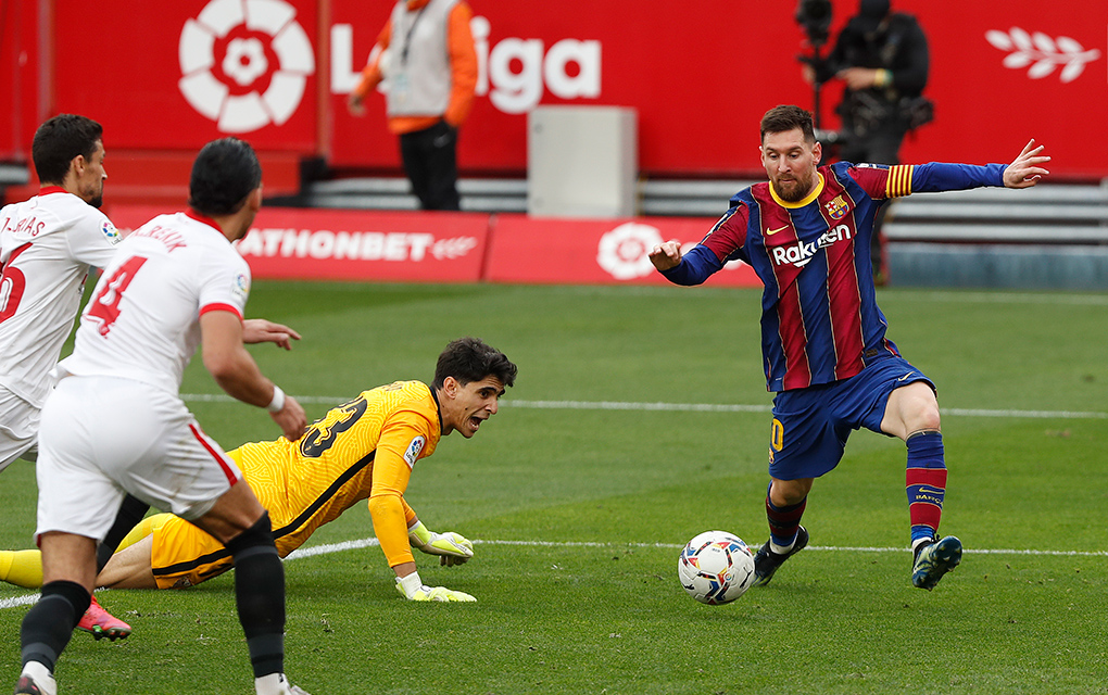 Messi brilla en la victoria del Barcelona 2-0 sobre Sevilla/ Foto: AP