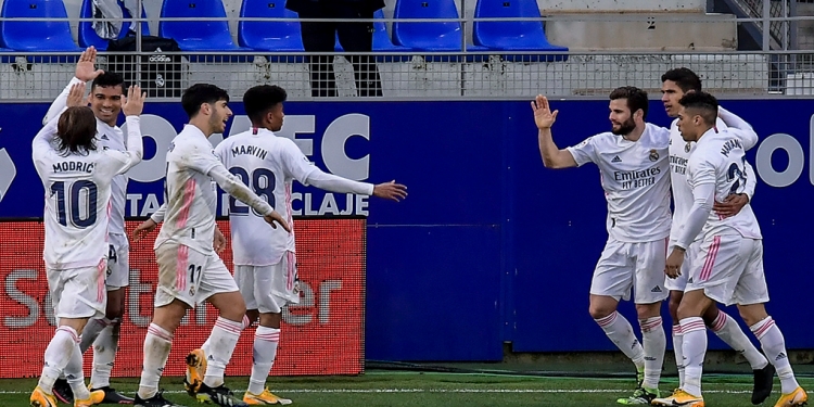 Varane salva de un naufragio al Real Madrid en La Liga /Foto: AP