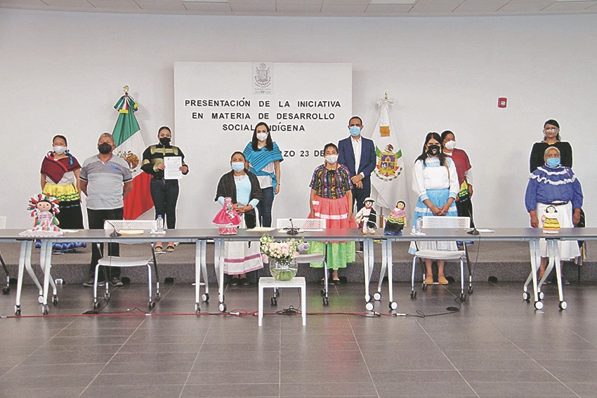 Acudieron representantes indígenas de Ezequiel Montes, Amealco, Tolimán y Cadereyta. FOTO: ESPECIAL