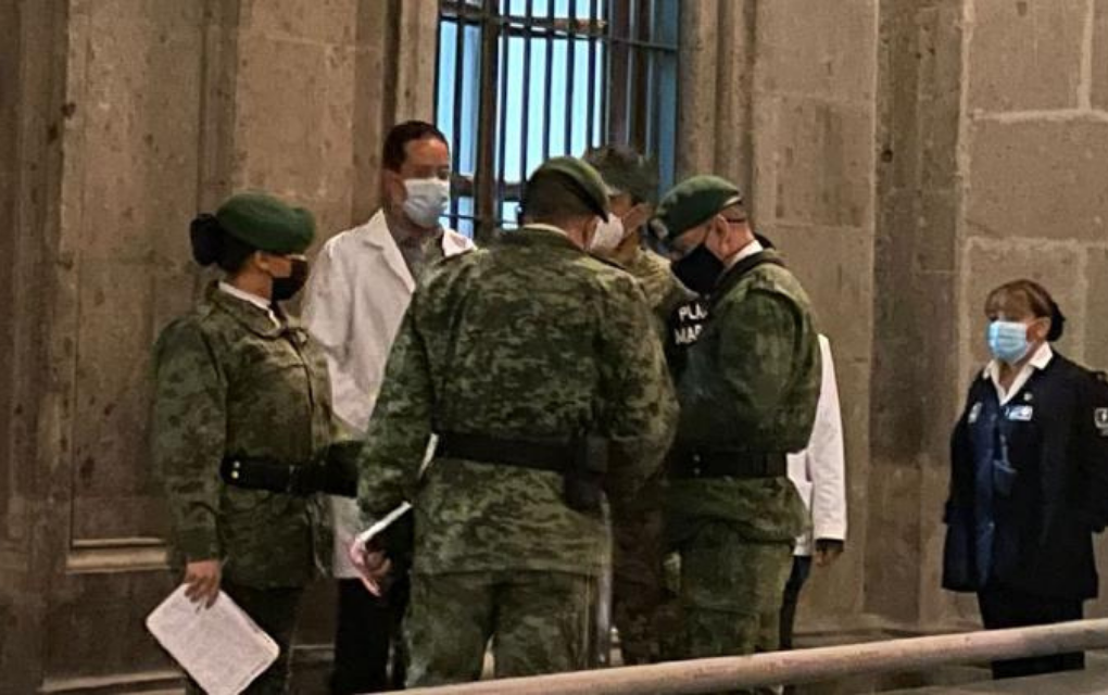 Llega vacuna AstraZeneca a Palacio Nacional / Foto: Especial