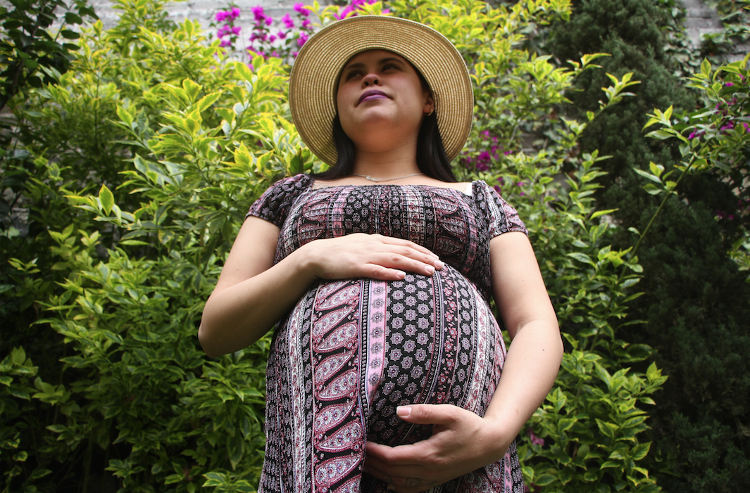 Las madres embarazadas pueden celebrar, pero con mucha cautela, pide el IMSS. FOTO: CUARTOSCURO