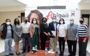 Actores políticos firman documento para el bienestar del SUPAUAQ