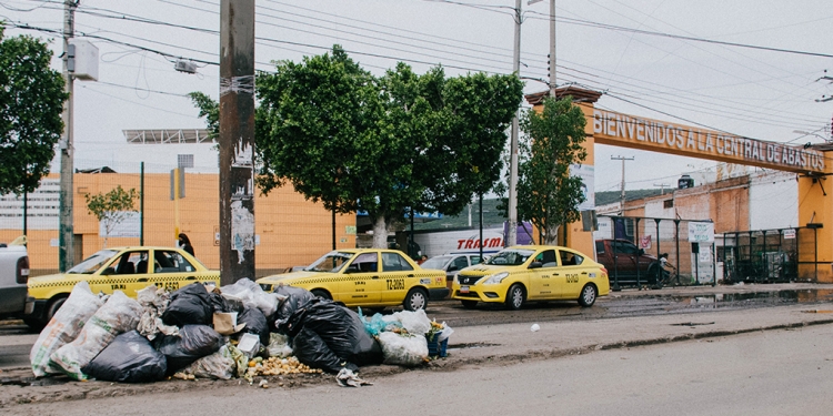 Acusan a comercio informal de afectaciones en Central de Abasto/ Foto: Isai López