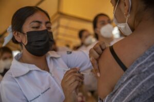 Horarios y fechas de la vacunación contra COVID-19 en municipio de El Marqués para gente de 50 a 59 años / Foto: Cuartoscuro