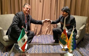 Marcelo Ebrard se reúne con Evo Morales en Perú