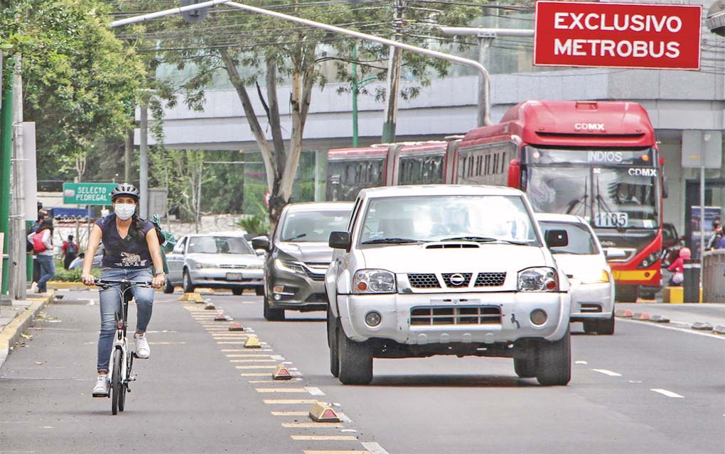 En la CDMX se adaptaron avenidas para ciclovías emergentes. CUARTOSCURO