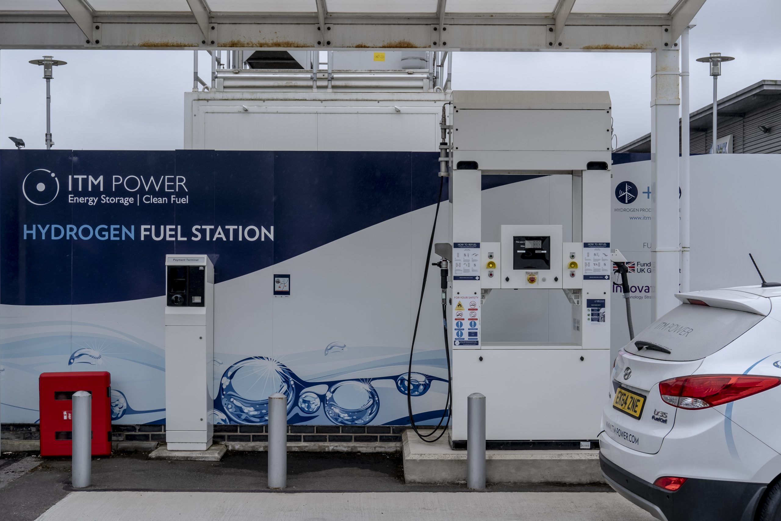 A Hydrogen refuelling station in Sheffield, England, June 26, 2021. Hydrogen is super-abundant, and its potential as a clean fuel is enormous. But it can be expensive to separate from other elements without causing more pollution. Some companies are working to change that. (Andrew Testa/The New York Times)