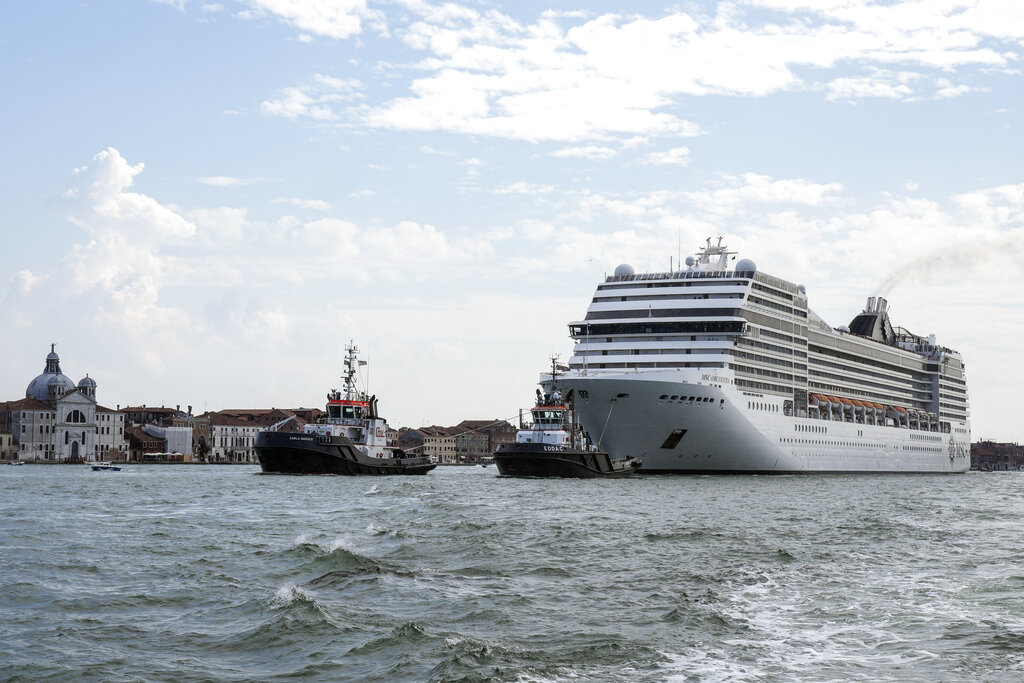 El crucero MSC Orchestra se va de Venecia, Italia, el 5 de junio de 2021. (AP Foto/Antonio Calanni, file)