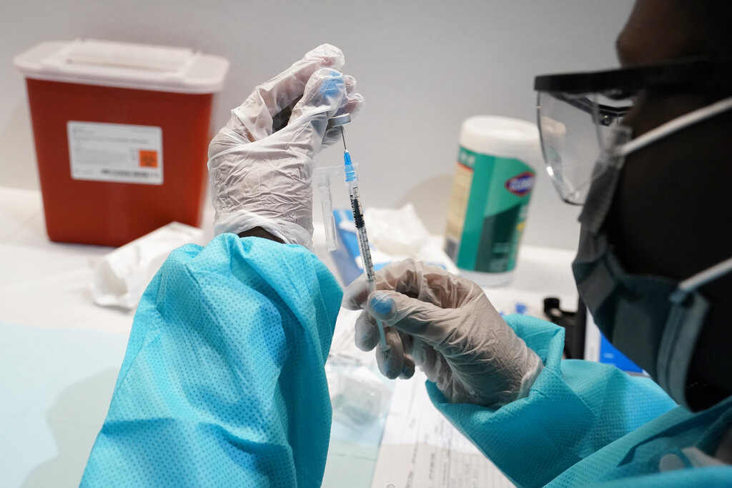 Argentina avala combinar vacunas / Foto: AP