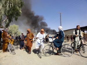 Talibán toma región cerca de Kabul, ataca ciudad norteña
