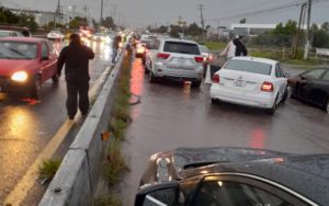 Carretera Querétaro-Celaya continúa con afectaciones por inundación