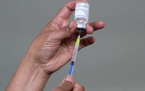 Iniciarán vacunación a menores en situación vulnerable 