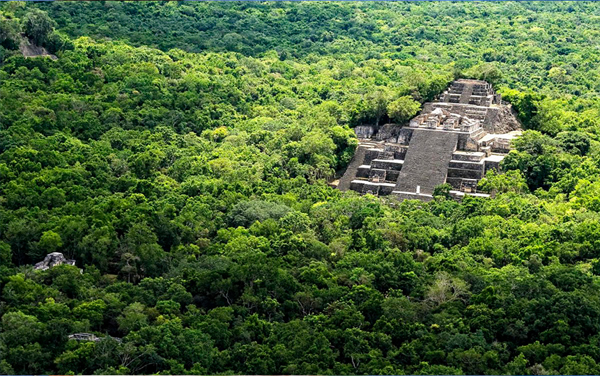 Muestran el sitio arqueológico de Calakmul en un documental
