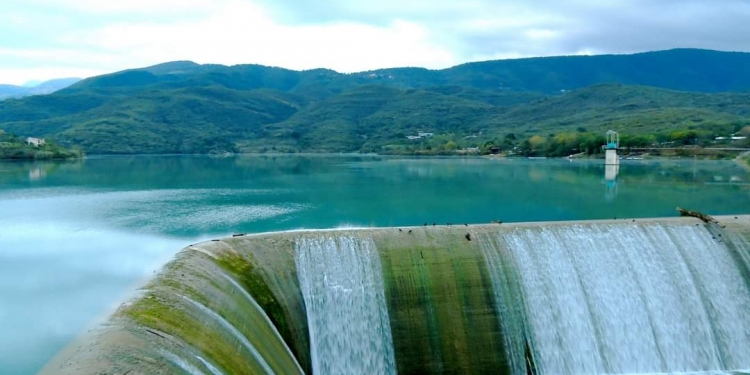 La presa de Jalpan se encuentra al 100 por ciento de su capacidad. (Especial)