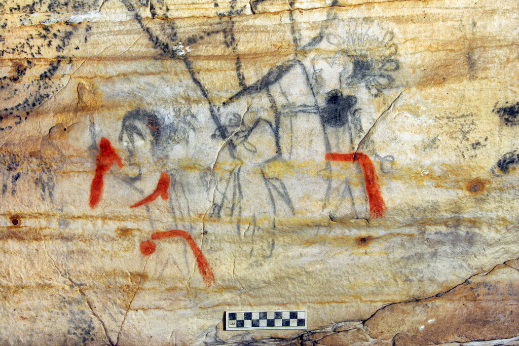 Una cueva de Missouri con pinturas rupestres de hace más de 1.000 años que fue vendida en una subasta el martes 14 de septiembre de 2021. (AP)