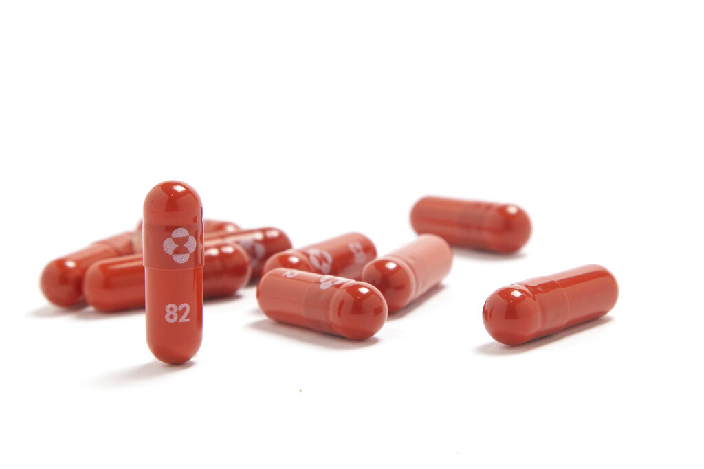 En esta imagen sin fecha distribuida por la farmacéutica Merck & Co. se muestra su nueva pastilla antiviral, (Merck & Co. vía AP)