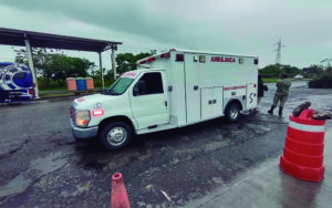 Detiene INM ambulancia con 36 migrantes extranjeros en Tabasco